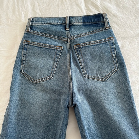 Abercrombie Ultra High Rise 90s Straight Jeans - Picture 15 of 16